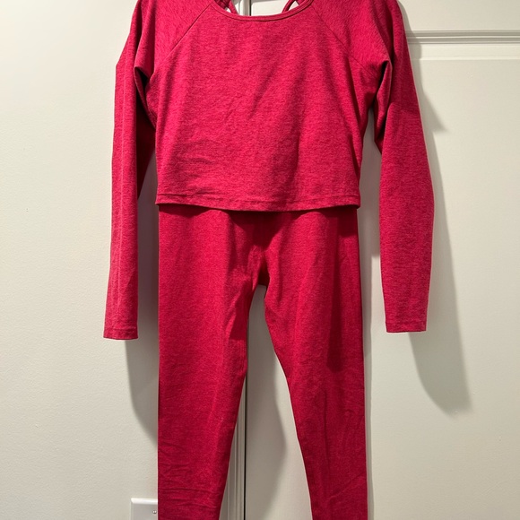 Beyond Yoga Fuchsia Long Sleeve Set - Picture 1 of 9